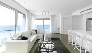 למכירה דירת יוקרה קו ראשון לחוף במגדל רויאל – ביץ, תל אביב