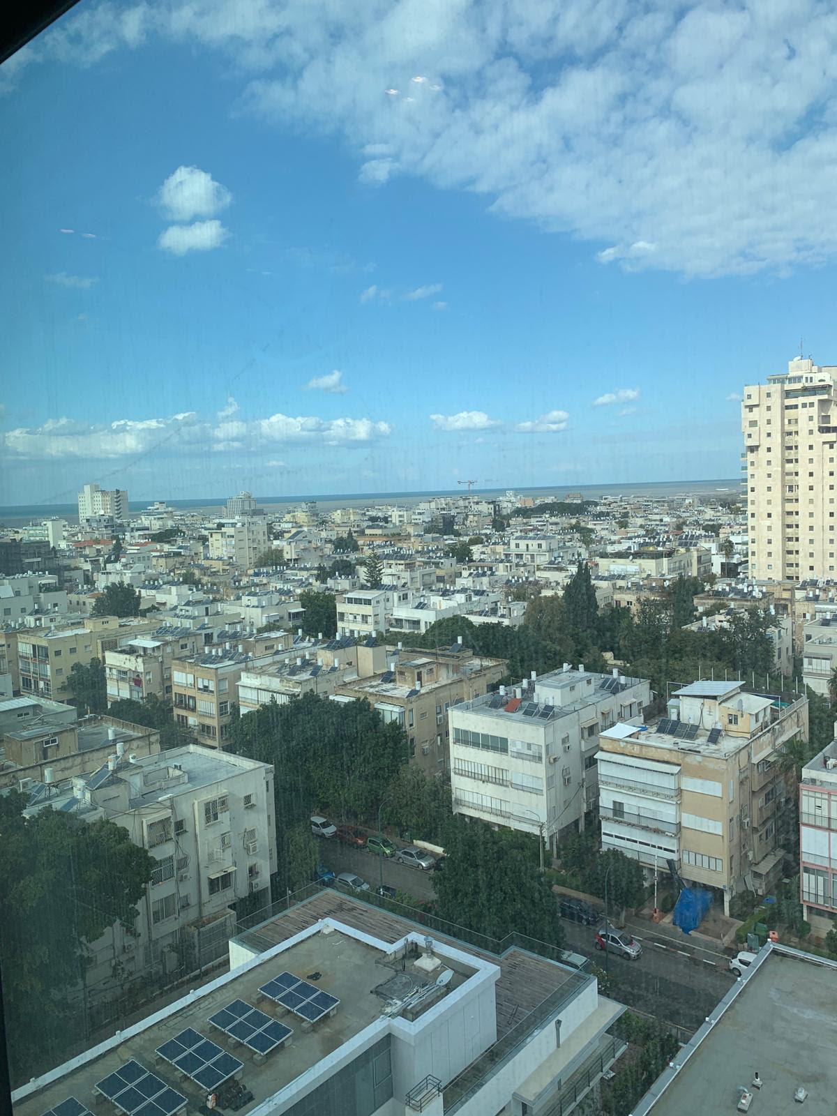 להשכרה דירת 3 חדרים במגדל אסותא תל אביב ישראל
